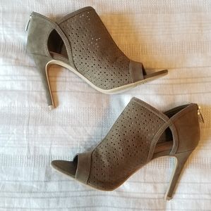NEW 6.5 Olive Green Heels